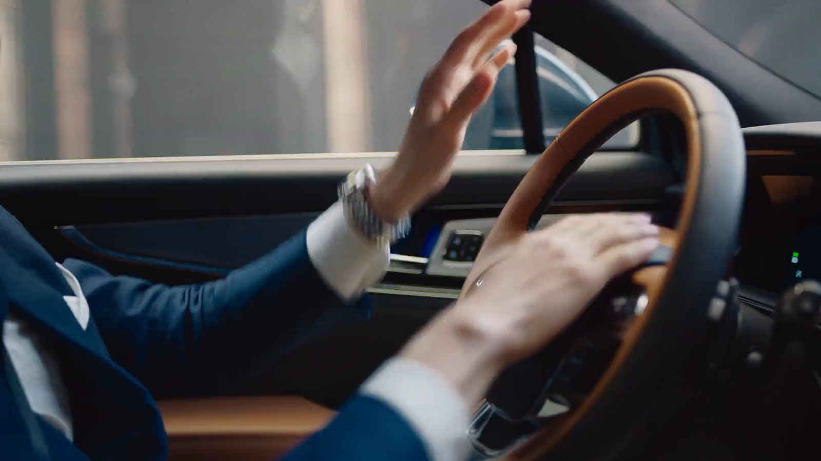Lincoln Nautilus — New Adventure — Automotive campaign